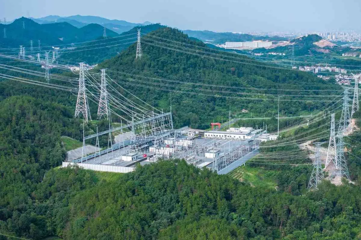 Reti elettriche, 330 GW in più senza nuove infrastrutture