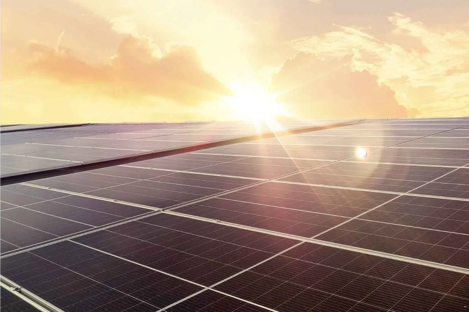 Il fotovoltaico cresce del 27%, ma in Italia cresce anche la fame di elettricità: a settembre il valore più alto dal 2014